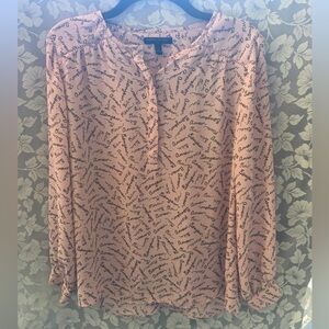 Banana Republic women’s size medium blouse pink with black lettering